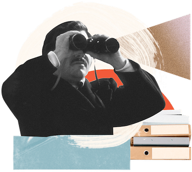Une personne en blouse regarde à travers des jumelles sur un fond abstrait de formes géométriques et une pile de dossiers au premier plan.
